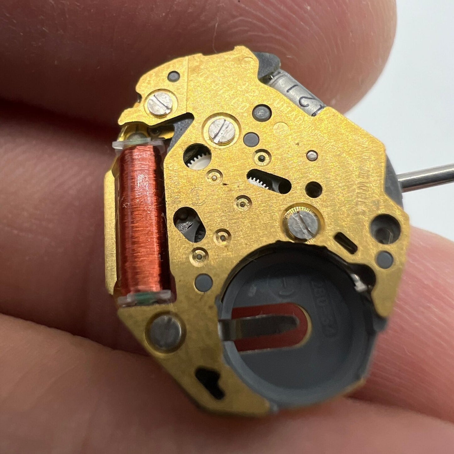 Citizen Miyota 6L32 quartz movement with 3 hands, ensuring precise timekeeping for watch accessories.