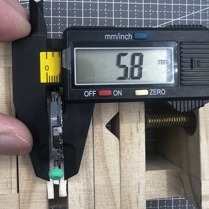 Miyota OS11 Quartzwerk Uhr mit Kalenderanzeige bei 6 Uhr, pr�zise Zeitmessung von Miyota.