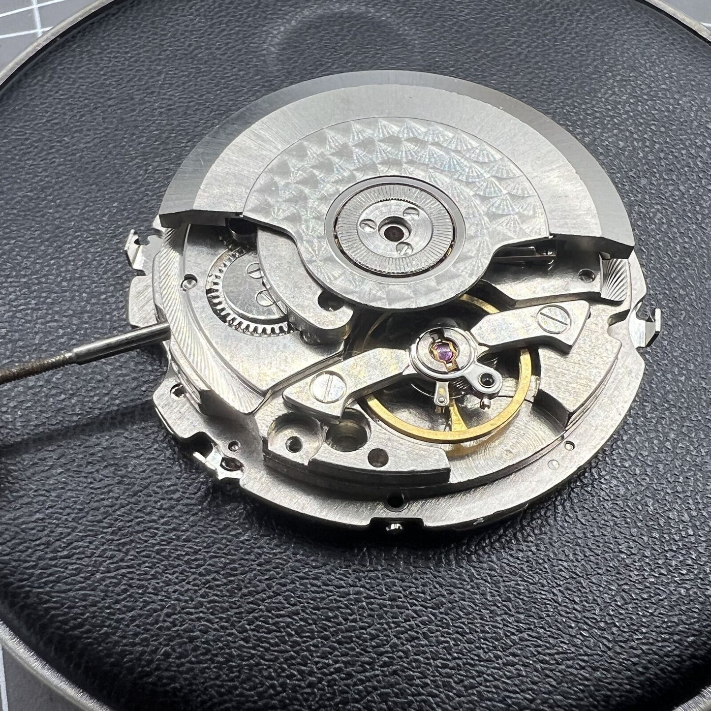 Tianjin Seagull ST25 automatic watch movement with big date, three hands, precision China-made mechanism.