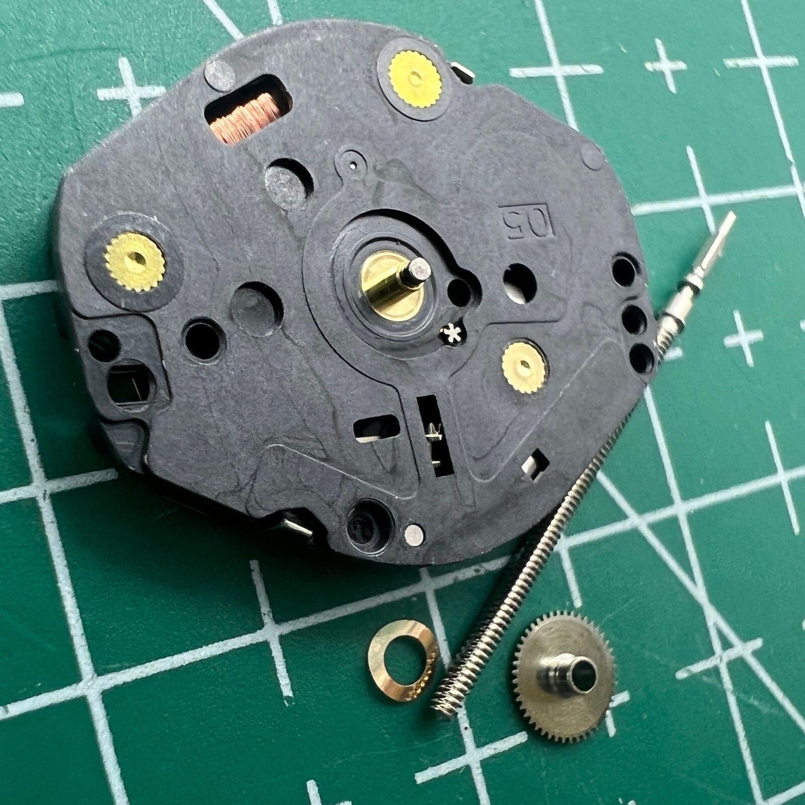 Hattori Epson TMI VX50E quartz watch movement, precision Japan-made mechanism for reliable watch accessories.