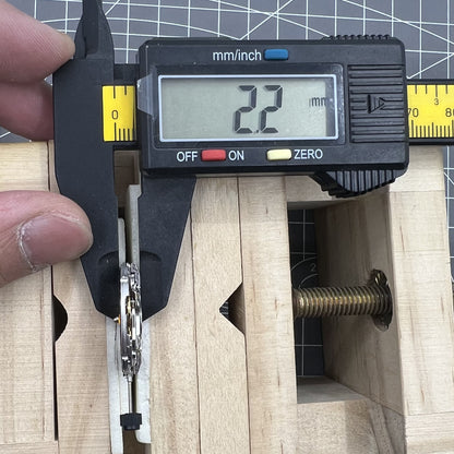 Schwarz Zifferblatt mit Seagull 2824 mechanischem Uhrwerk, Einzeldatum bei 3 Uhr, hochwertige Uhrwerkkomponente.