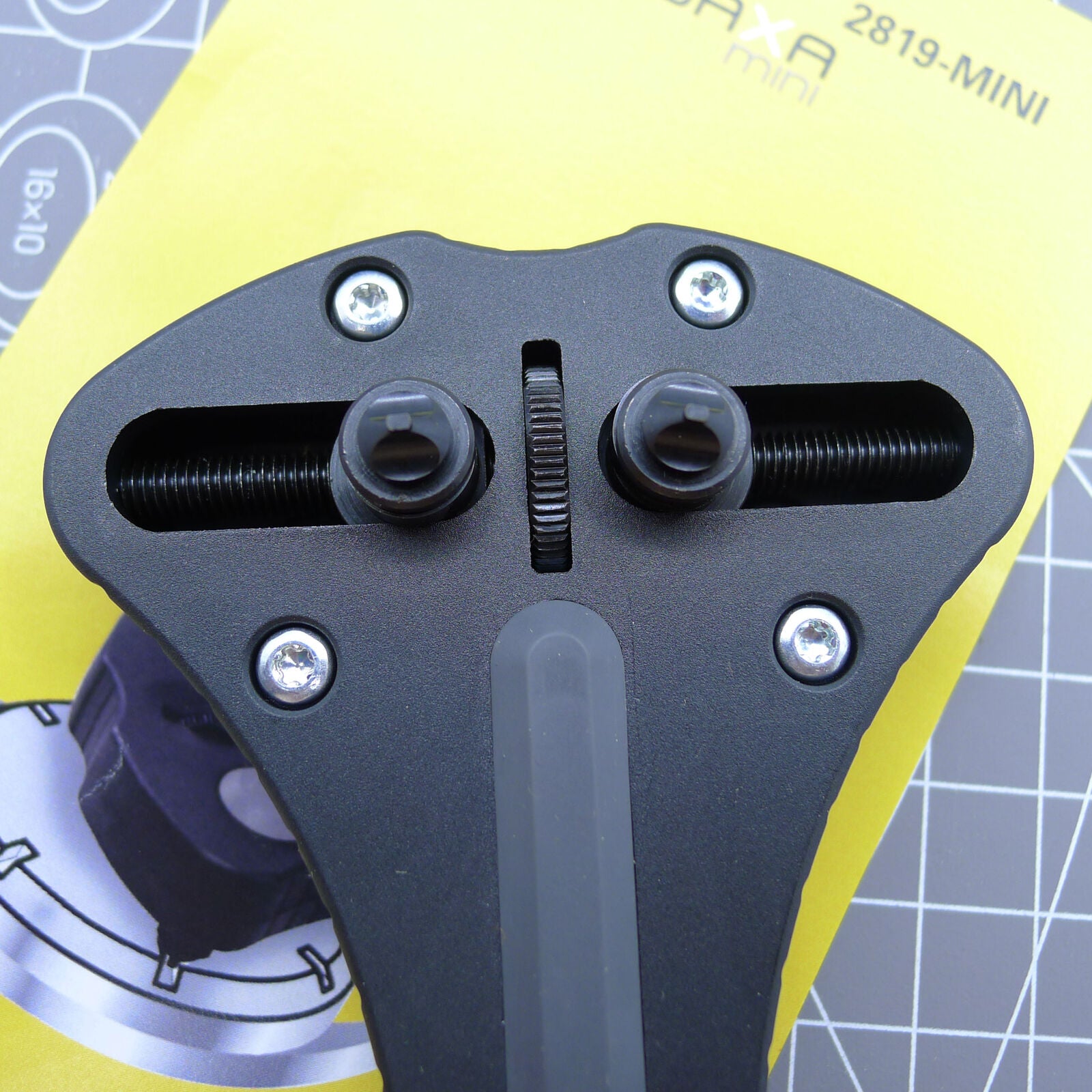 Swiss Bergeon 2819-MINI JAXA watch case opener tool, precise repair up to 62mm.