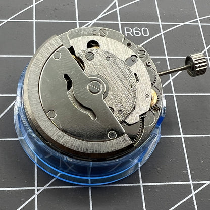 ST1612 mechanical watch movement with automatic calendar display, precise and durable mechanism.