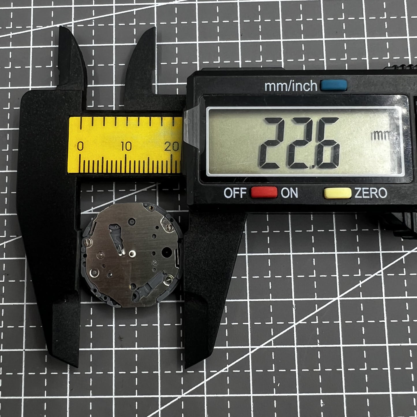 Uhrwerk Quarz Epson Hattori VD77A Japan Modell for precise watch repair and replacement