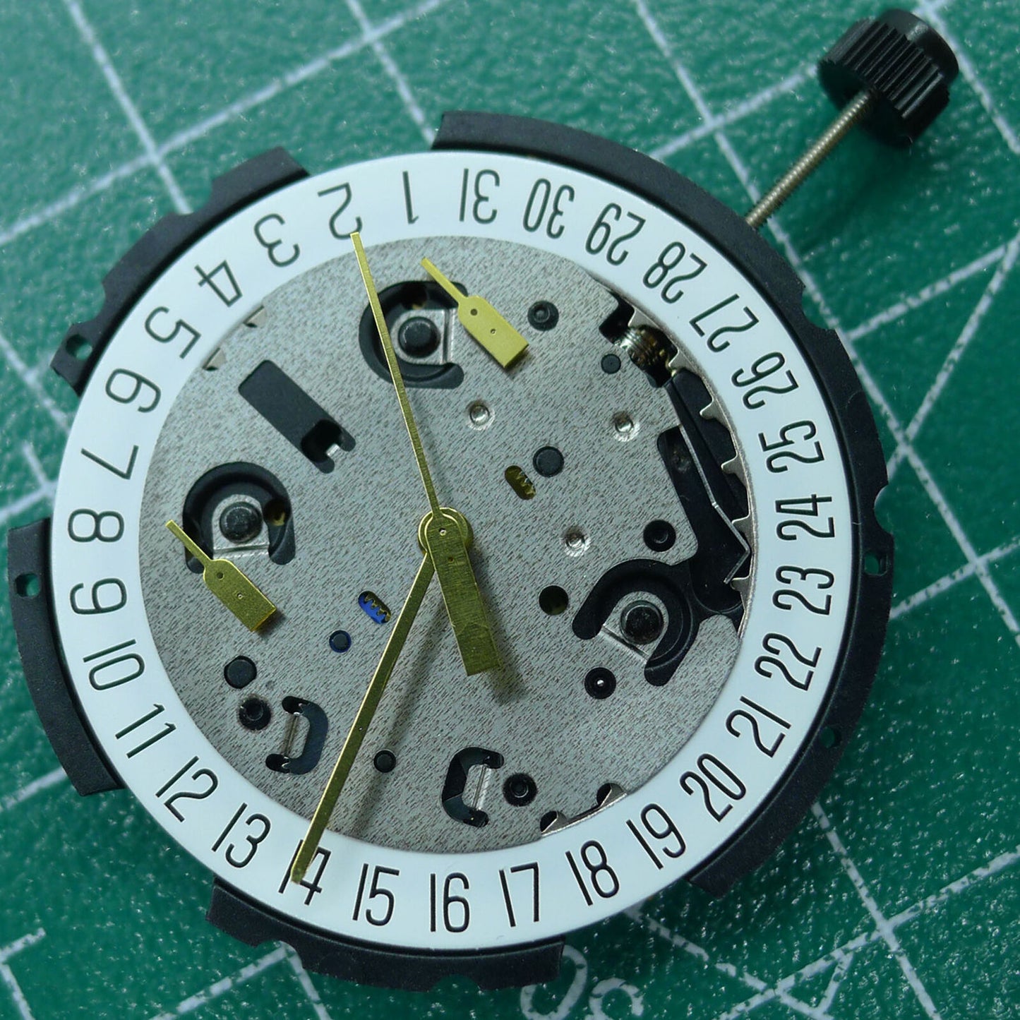Wholesale ETA G10.212 quartz watch movement with Swiss precision, 3 hands and date display at 6 o'clock.