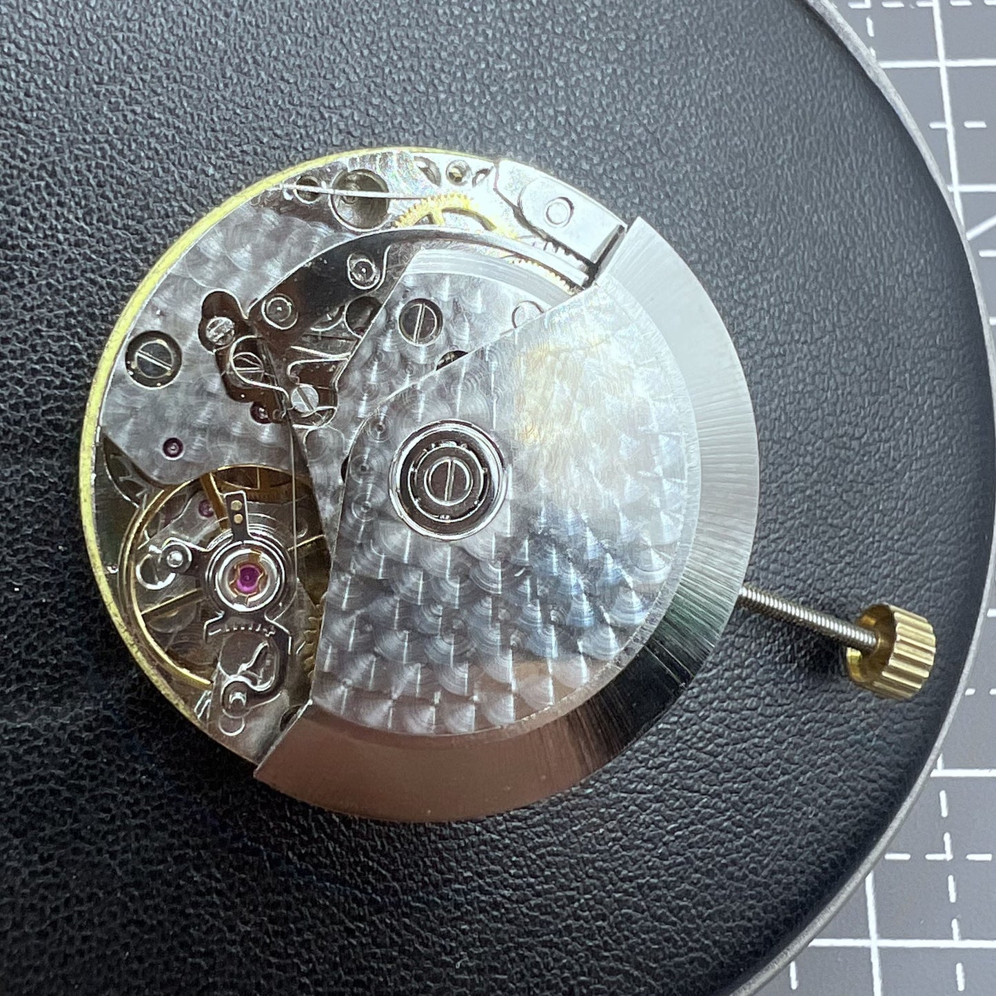 Mechanisches China 7750 Uhrwerk mit kleiner Sekunde, Datum und Stundenziffern 6, 9, 12 Uhr f�r Uhrzubeh�r.