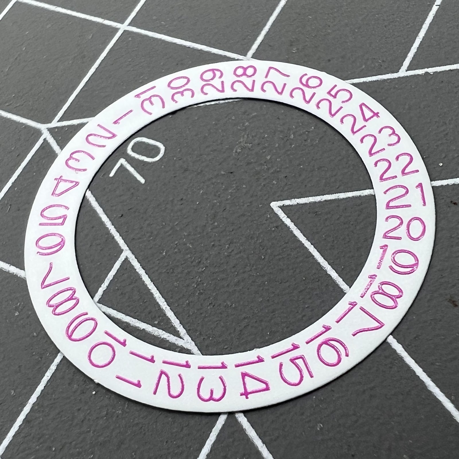 Pink character disk date wheel for NH35 NH36 watch movements with white background, suitable for date@3 display.