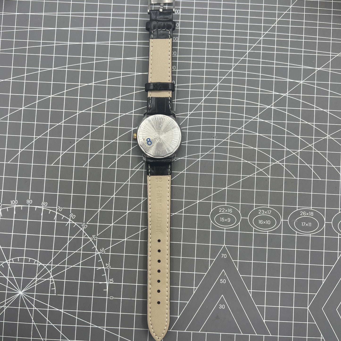 Mechanische Manuelle Uhr 34mm mit schwarzem Zifferblatt, 19 Steine, sto�fest, von Shanghai f�r pr�zise Zeitmessung.