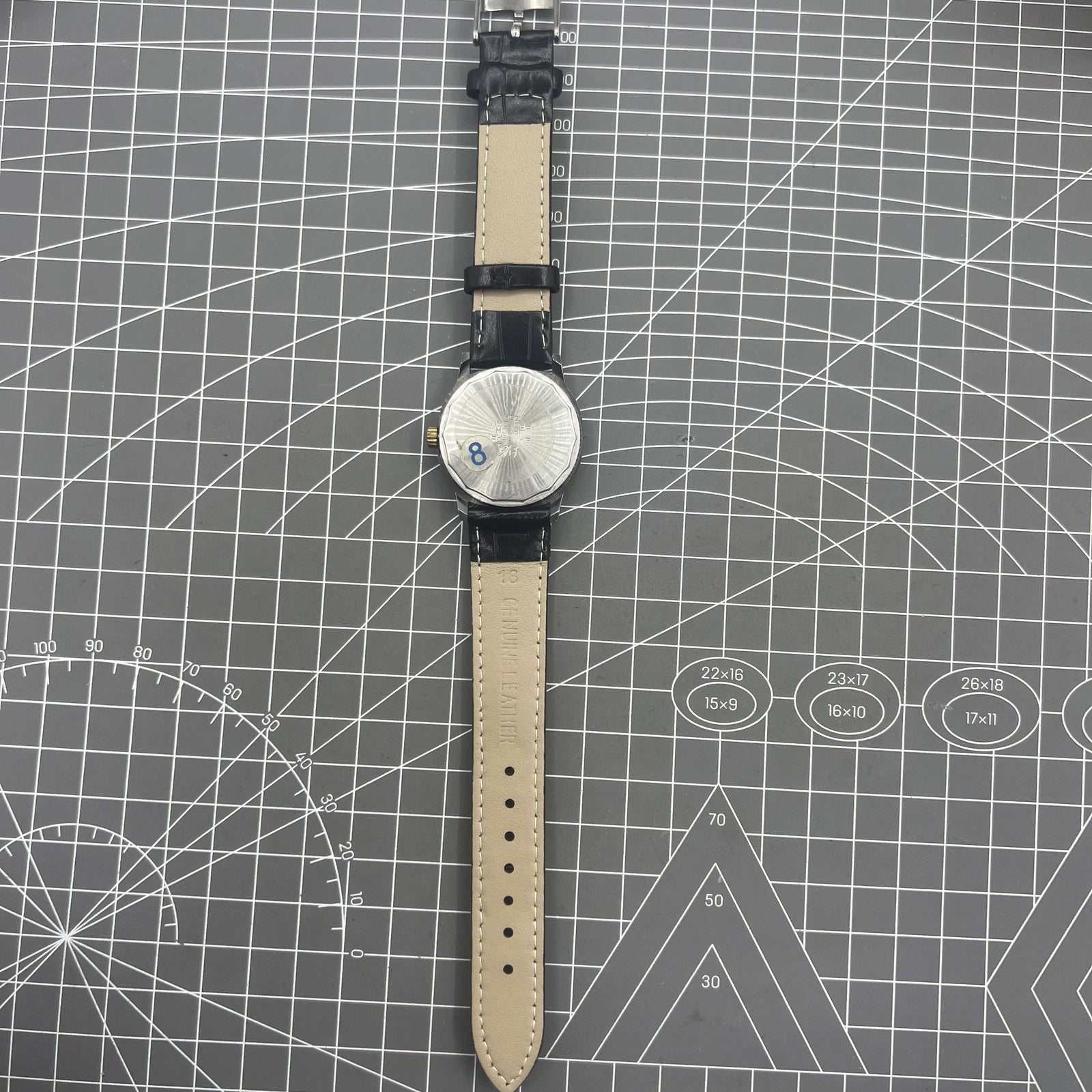 Mechanische Manuelle Uhr 34mm mit schwarzem Zifferblatt, 19 Steine, sto�fest, von Shanghai f�r pr�zise Zeitmessung.