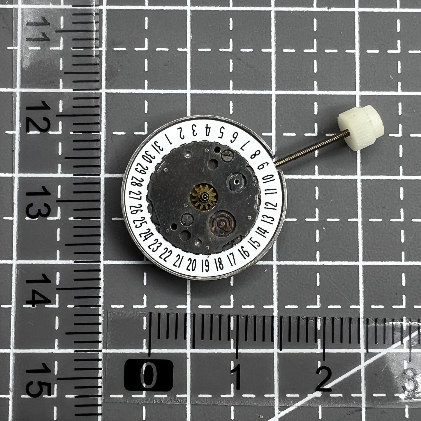 ETA Swiss Quarz Uhrwerk 400 111 Ein Kalender bei 6 Uhr