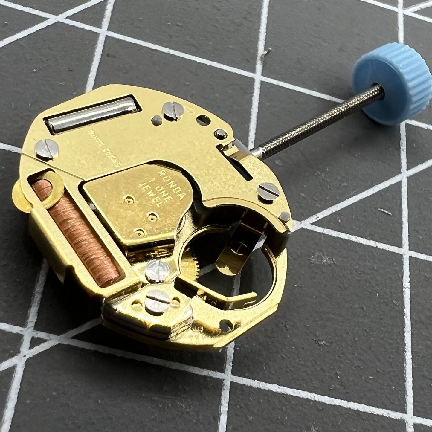 Swiss Made Ronda 751 quartz watch movement, precise timekeeping for watch accessories.