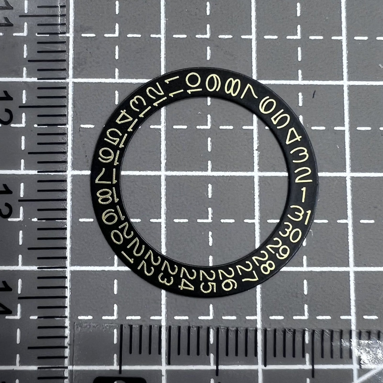 Zweierpack Datenscheiben mit goldener Schrift auf schwarzem Hintergrund f�r NH35 NH36 Uhrwerke von Zweierpack.