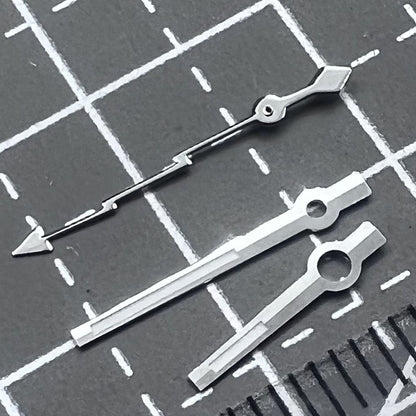Silberne Zeiger 2er Pack f�r NH35/36 Uhrwerk, silberne Umrandung, spitze Form, hochwertige Uhrzubeh�r