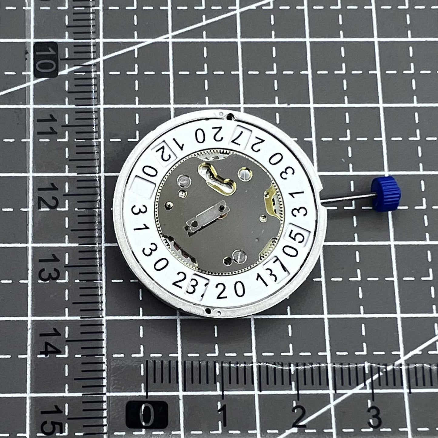 Quartz Uhrwerk Swiss Ronda 5020B mit pr�ziser Zeitmessfunktion f�r hochwertige Uhren.