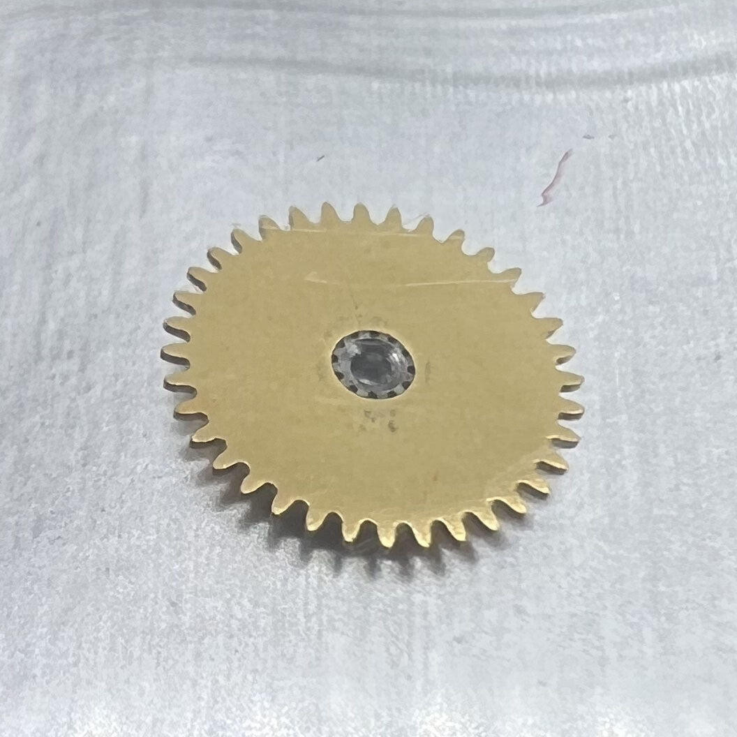 Ratchet wheel compatible with ETA 2824-2 & Seagull 2824 movements, ideal for watch repairs.