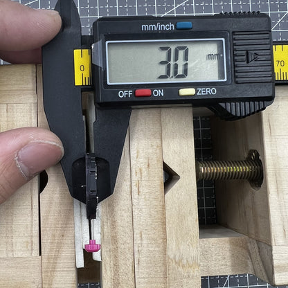 Eco Drive Uhr E101M Japanisches Uhrwerk Datum Position 3