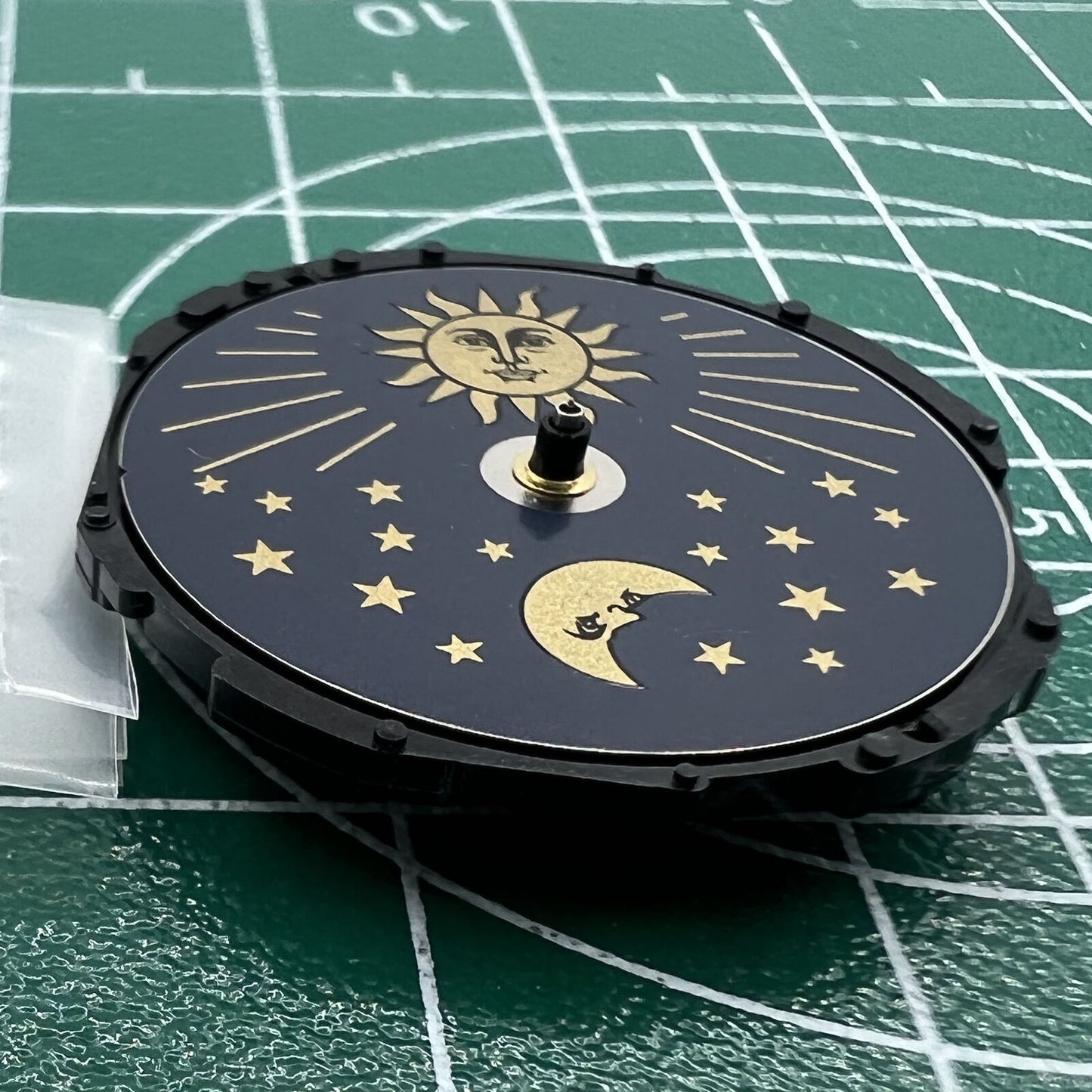 Hattori Epson TMI PC39 quartz watch movement by Epson, precision-made in Japan for accurate timekeeping.