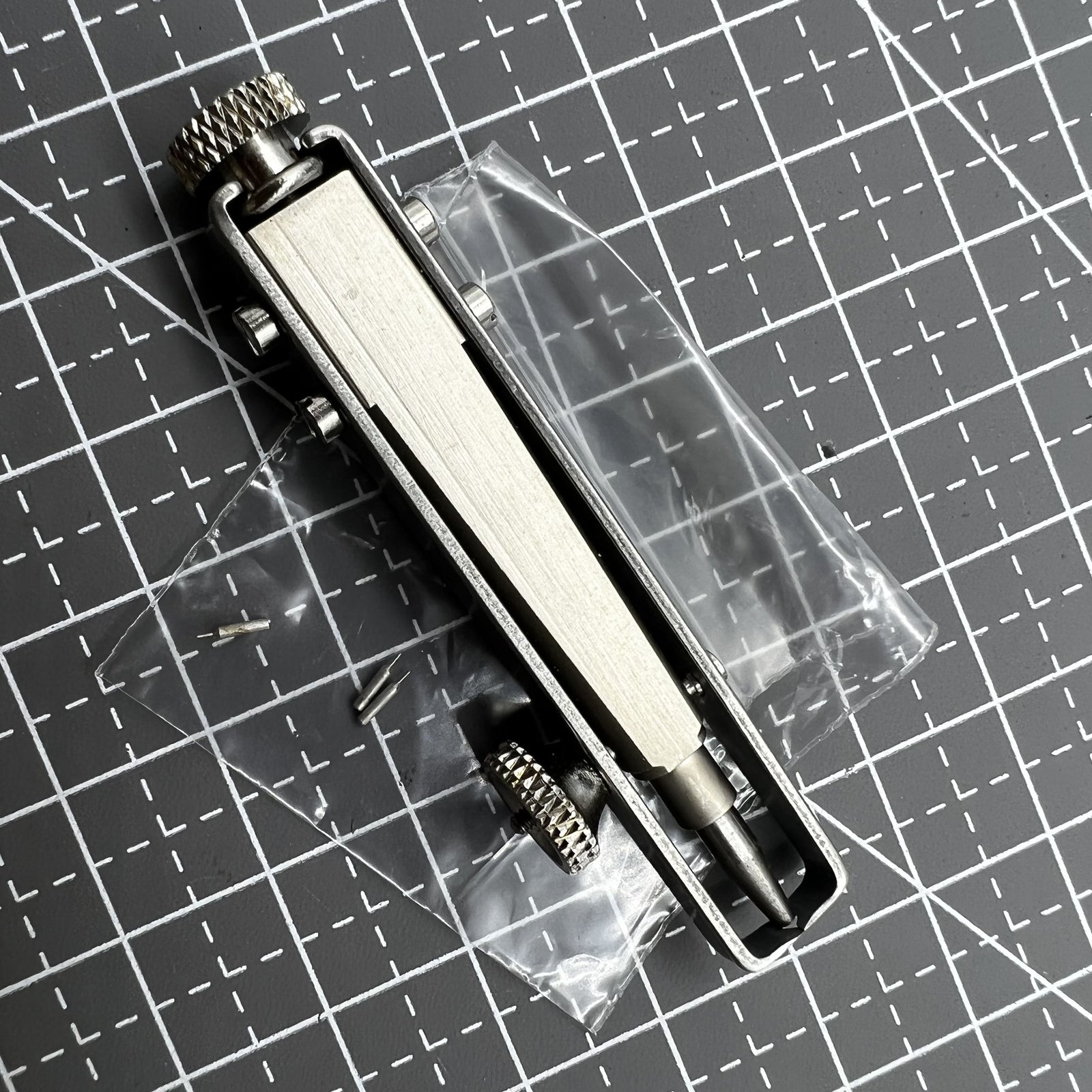 Uhrwerkzeug ETA 7750 Sekundenzeiger Abziehzange gro� for precise watch hand removal