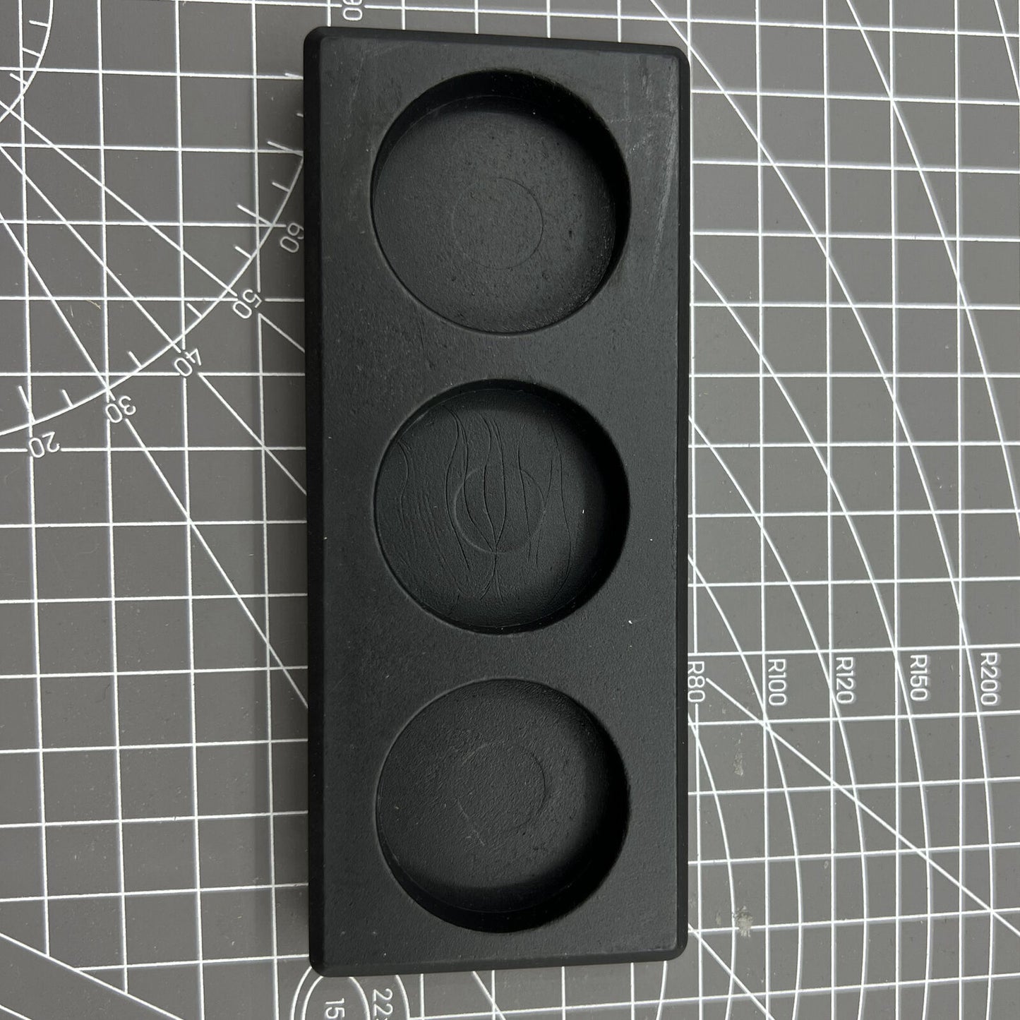 Black stand holder for Automatic Precision Oilers BG 7718-7720, ensuring stable and organized tool storage.