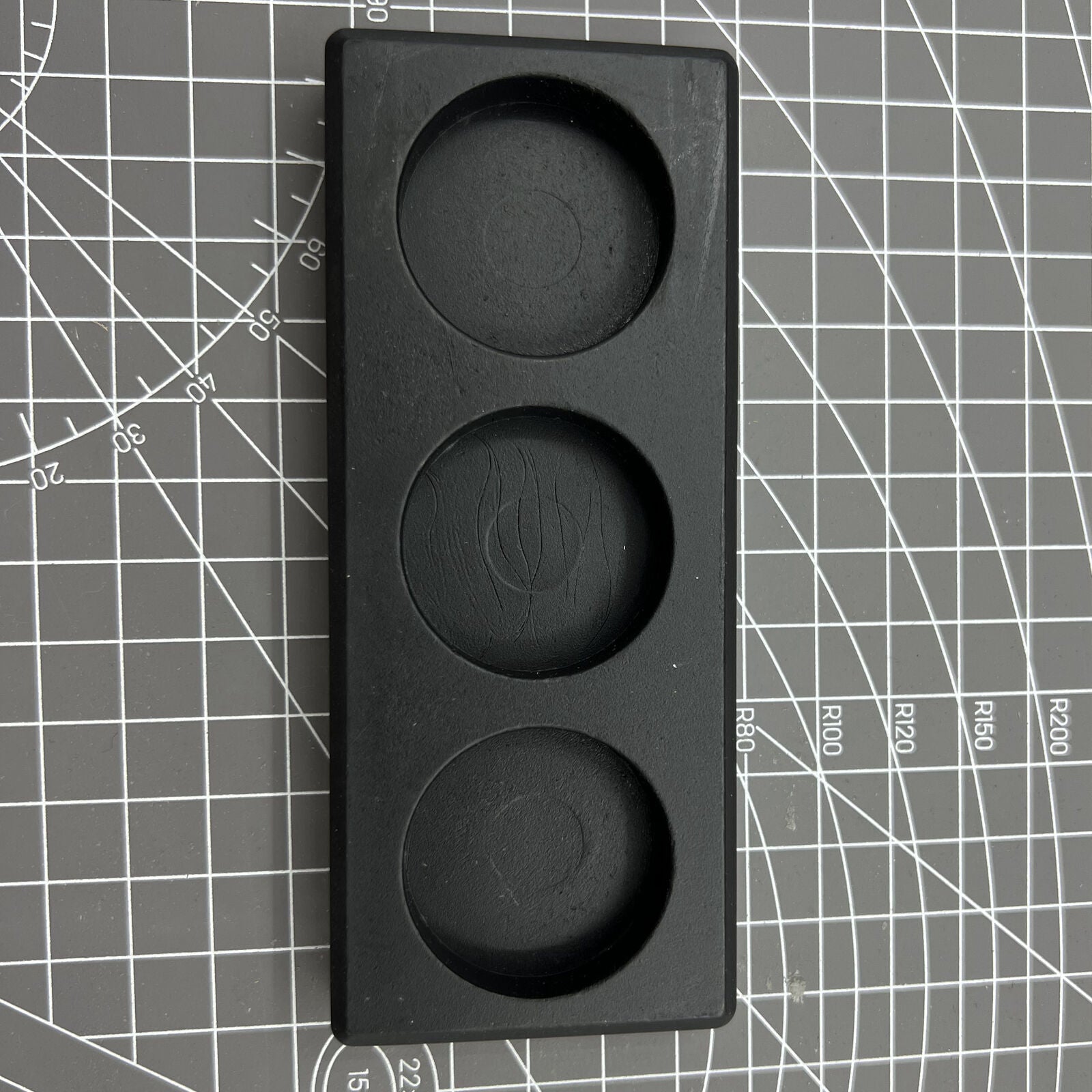 Black stand holder for Automatic Precision Oilers BG 7718-7720, ensuring stable and organized tool storage.