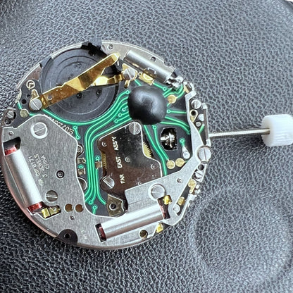 Schwarze Scheibe Quarzuhr ISA 8171A mit 4 Zeigern, Datum um 6 Uhr, Schweizer Marke