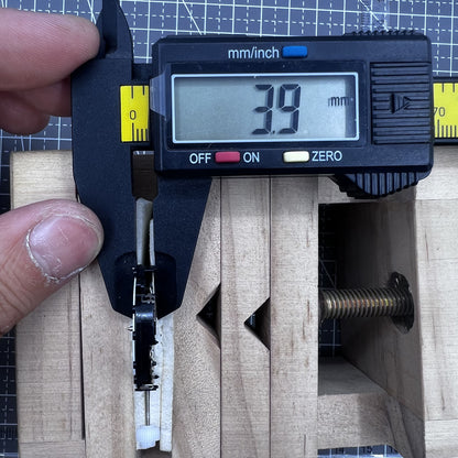 Japan Hattori Epson VD31 Uhr Quarzwerk Datum bei 6 Uhr bei Modell VD31A
