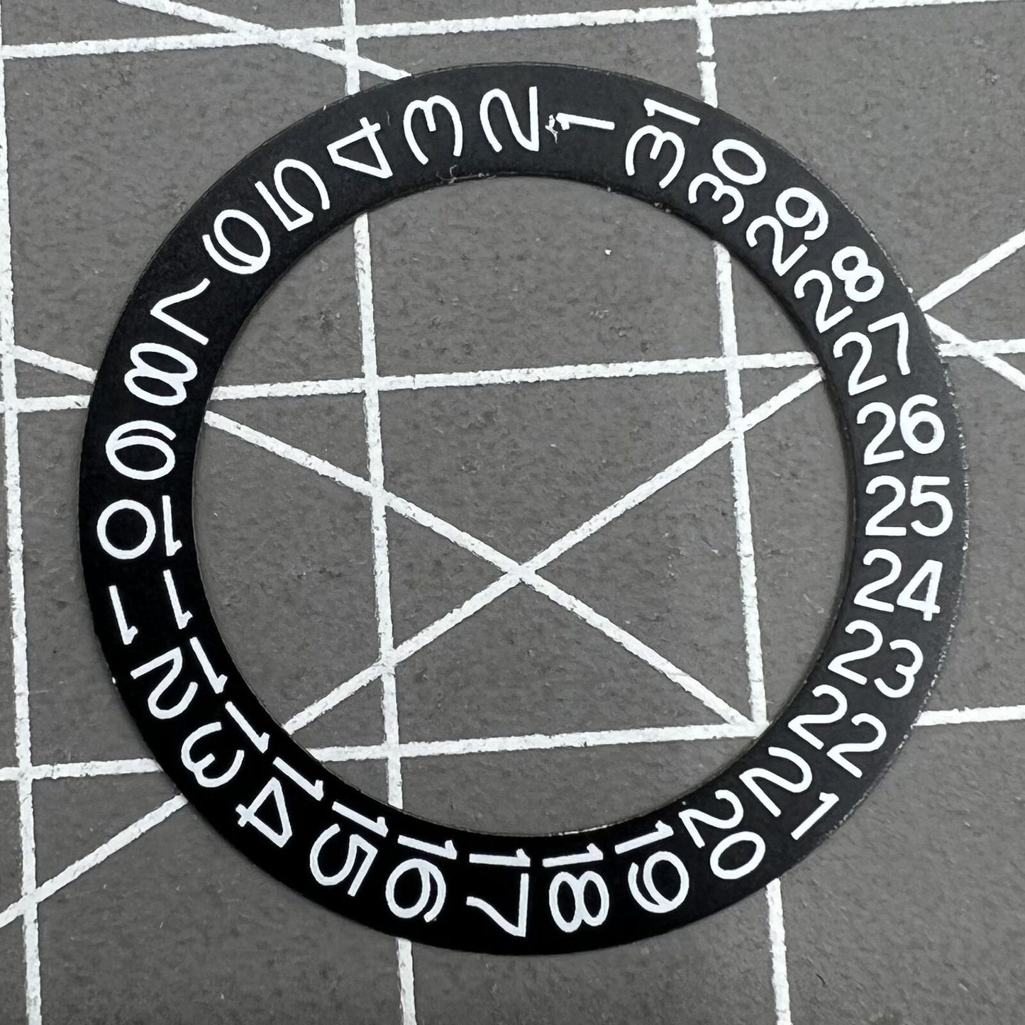 Black Date Disk overlay for NH35 NH36 watch movement, date display at 3 o?clock, compatible upgrade.