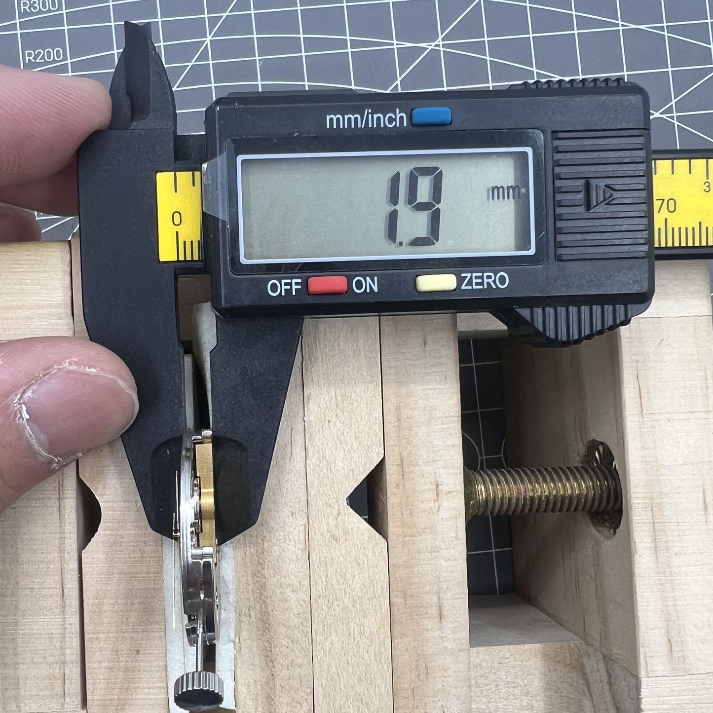 Hangzhou Golden Rotor mechanical watch movement highlighting single calendar and intricate gear mechanism.