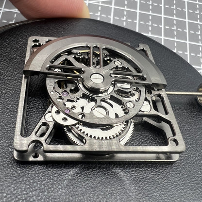 Schwarzes HZ1B01D automatisches mechanisches Uhrwerk mit Hohlquadraten, ideal f�r Uhrenreparatur.