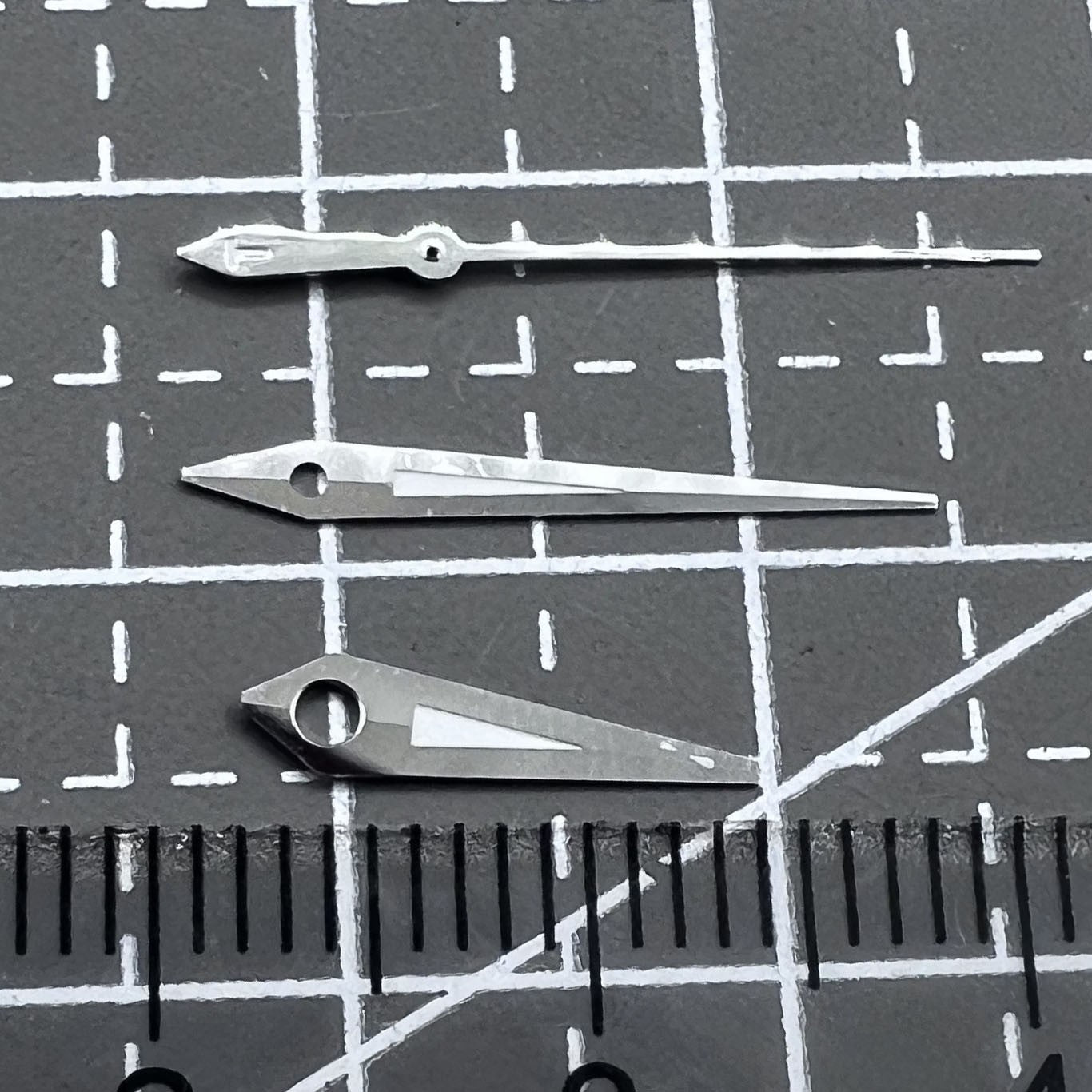 2er Set Silberne Leuchtzeiger mit Veredeltem Rand für ETA2836 2824 2892A2