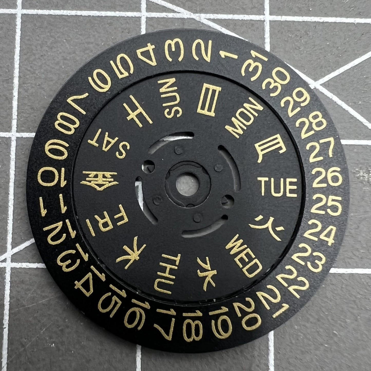 Black date disk with golden font for NH36 movement, date at 3 o'clock, crown at 3/3.8 position, watch accessory.