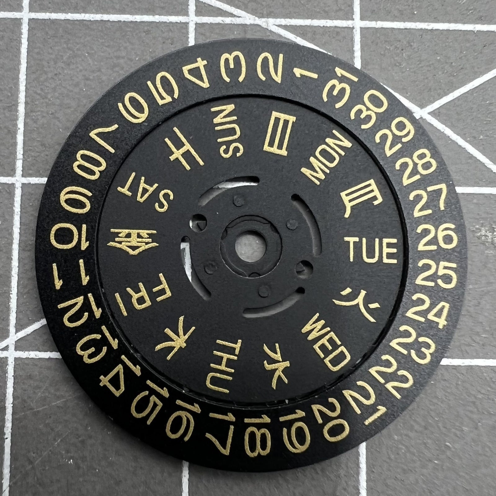 Black date disk with golden font for NH36 movement, date at 3 o'clock, crown at 3/3.8 position, watch accessory.