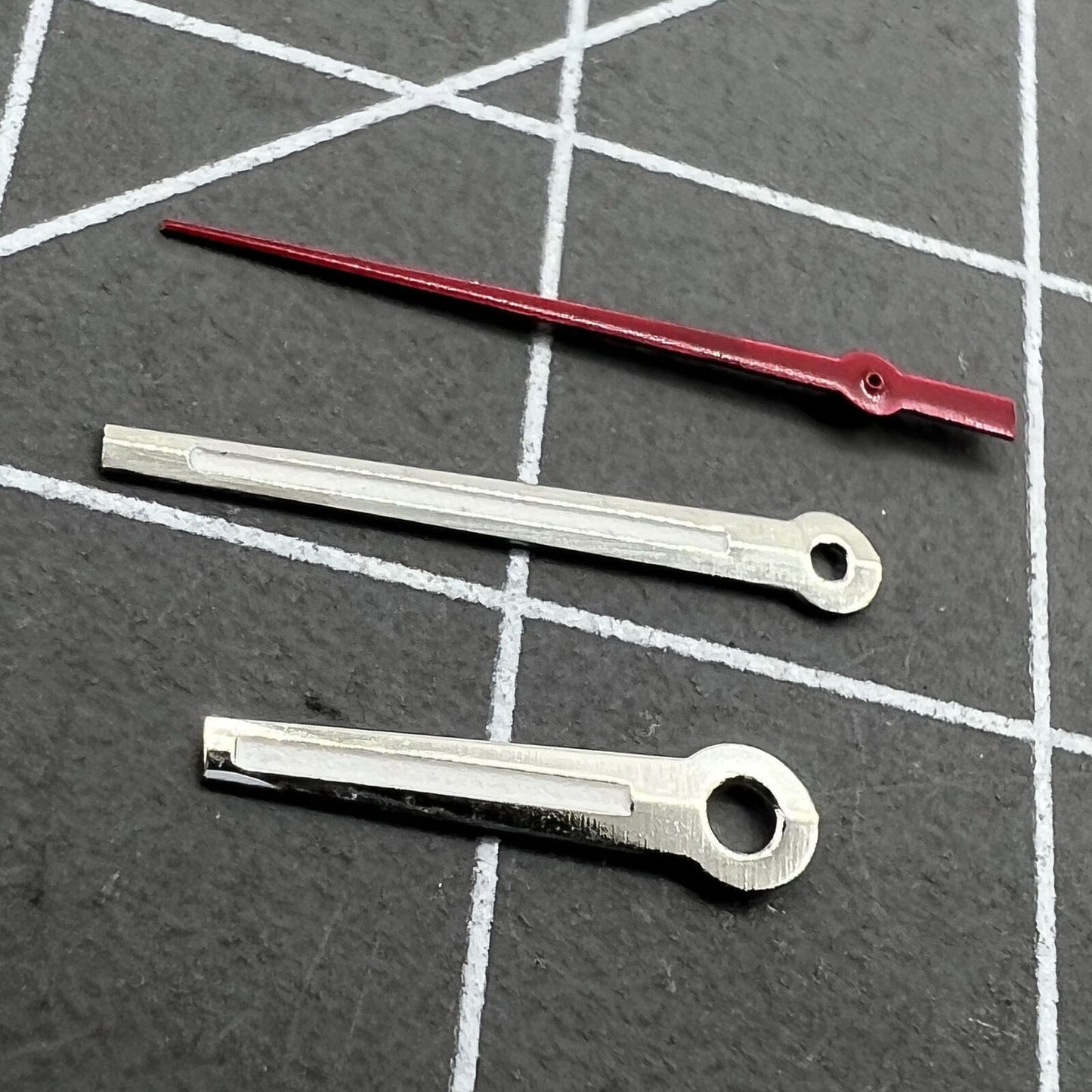 Aiguilles de montre luminescentes argentées pour mouvement à quartz Miyota 2035 P1-H4-C120 