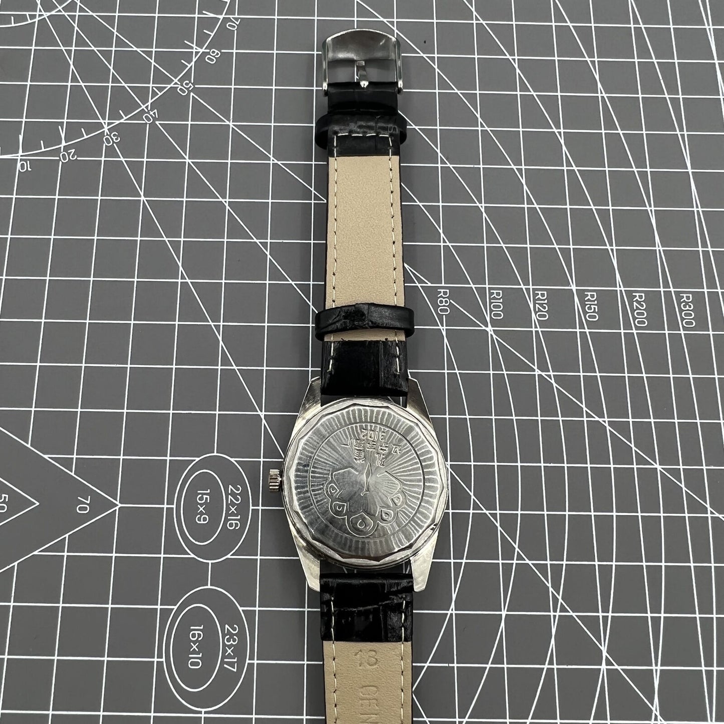 Liaoning Factory Made Peacock mechanical watch featuring 17 jewels and shock-resistant durability, ideal for watch enthusiasts.