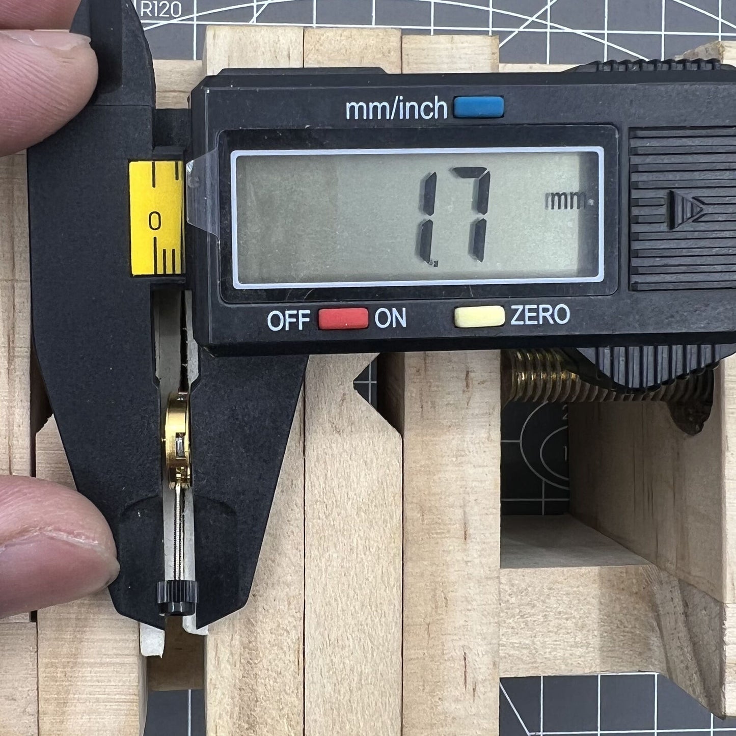 Swiss ETA E01.001 quartz watch movement with 2 hands, precision craftsmanship by ETA for reliable timekeeping.