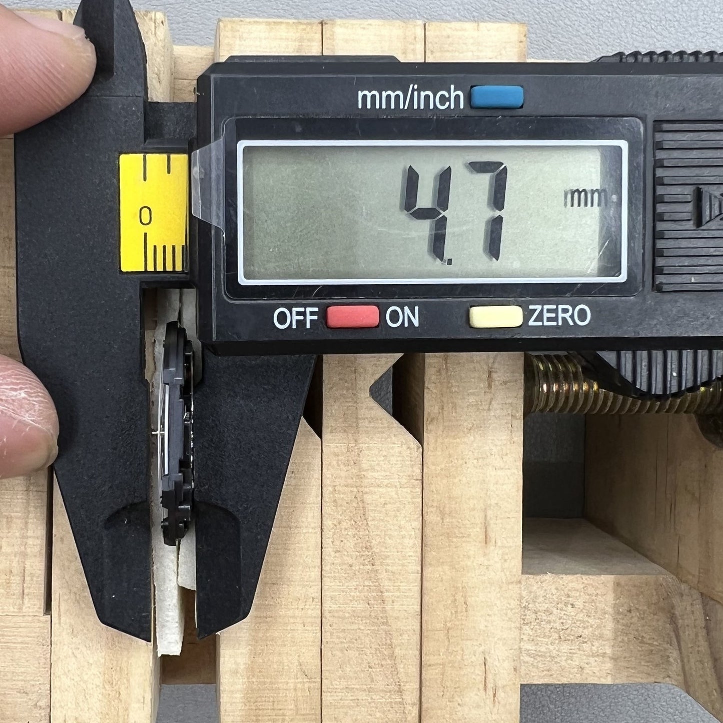 TMI VX44E Hattori Quartz watch movement with white dial, precise Japan craftsmanship for accessories
