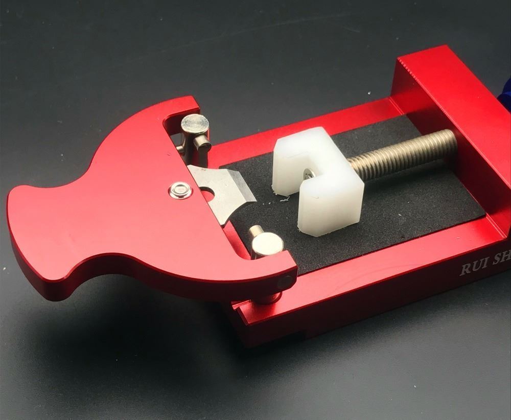 Durable watch case back opener for precise bezel ring removal in watch repairs