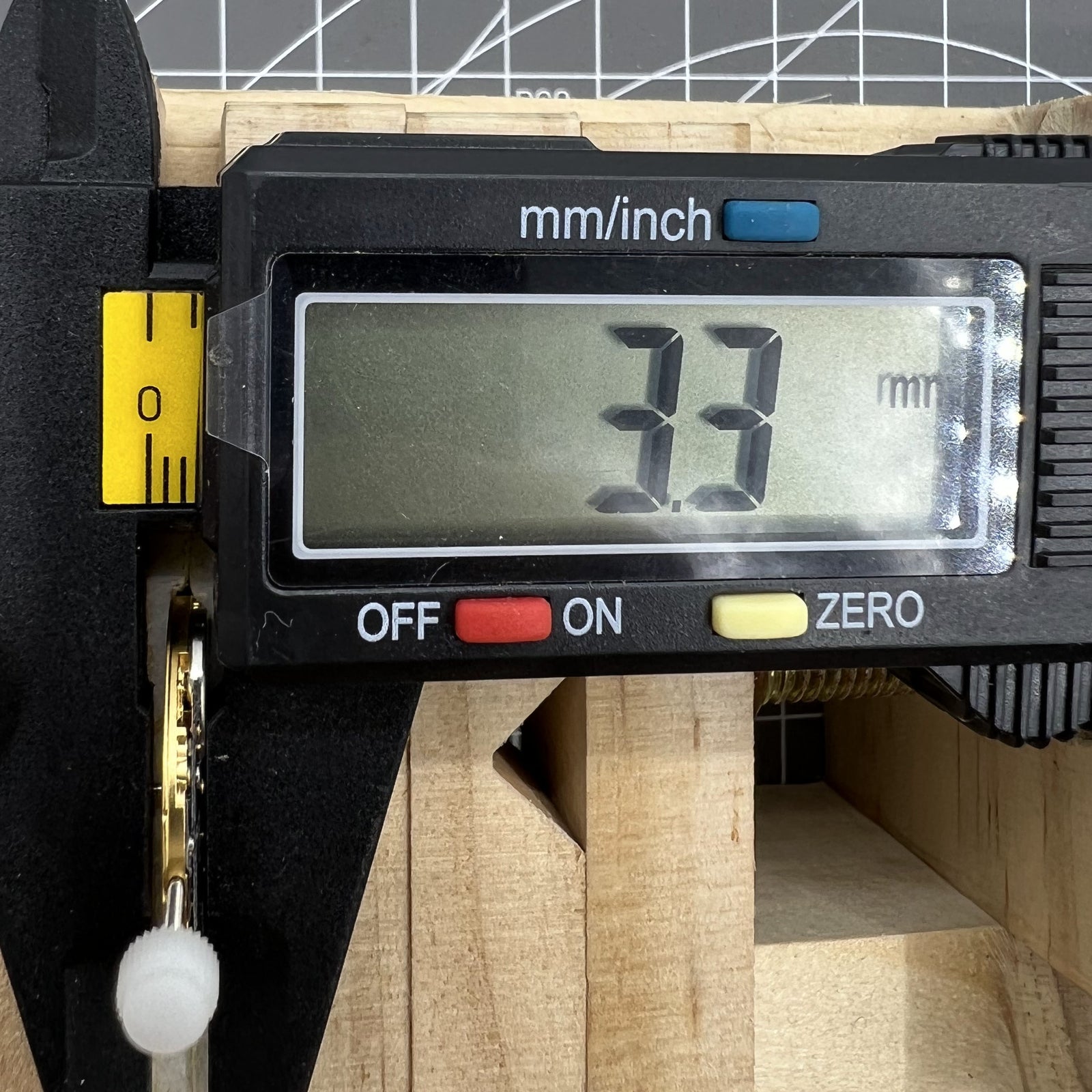 Quarzwerk ETA 255 411 Uhrwerk mit 3 Zeigern f�r pr�zise Uhrenersatzteile von ETA.