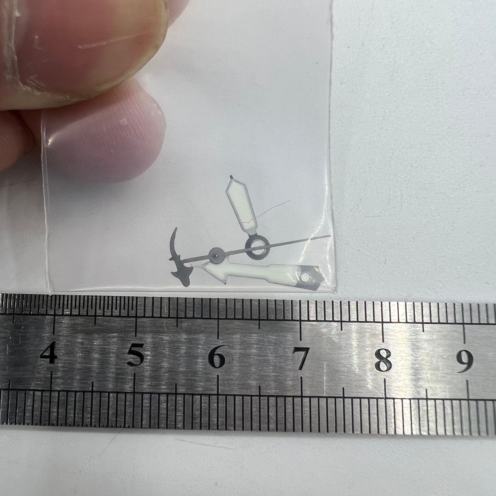 Fish-style second hand for NH35/NH36/4R36 watch movements, precise design for stylish timepieces.