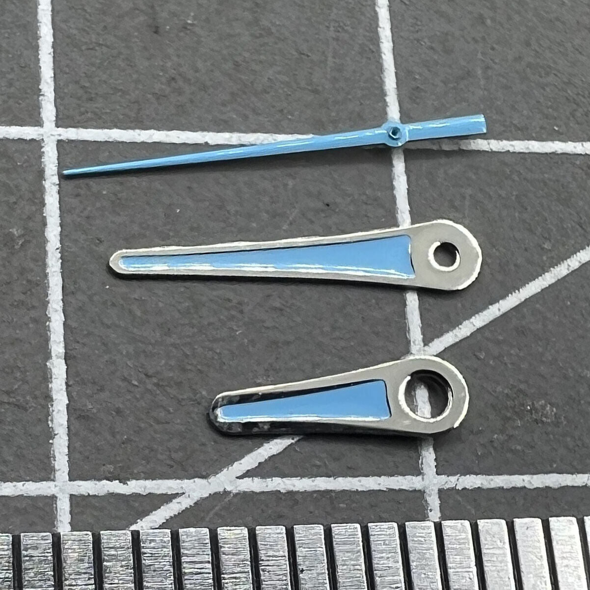 Blue painted watch hands set for Miyota 2035 movement, sizes 13mm/11mm/9mm, stylish and precise.
