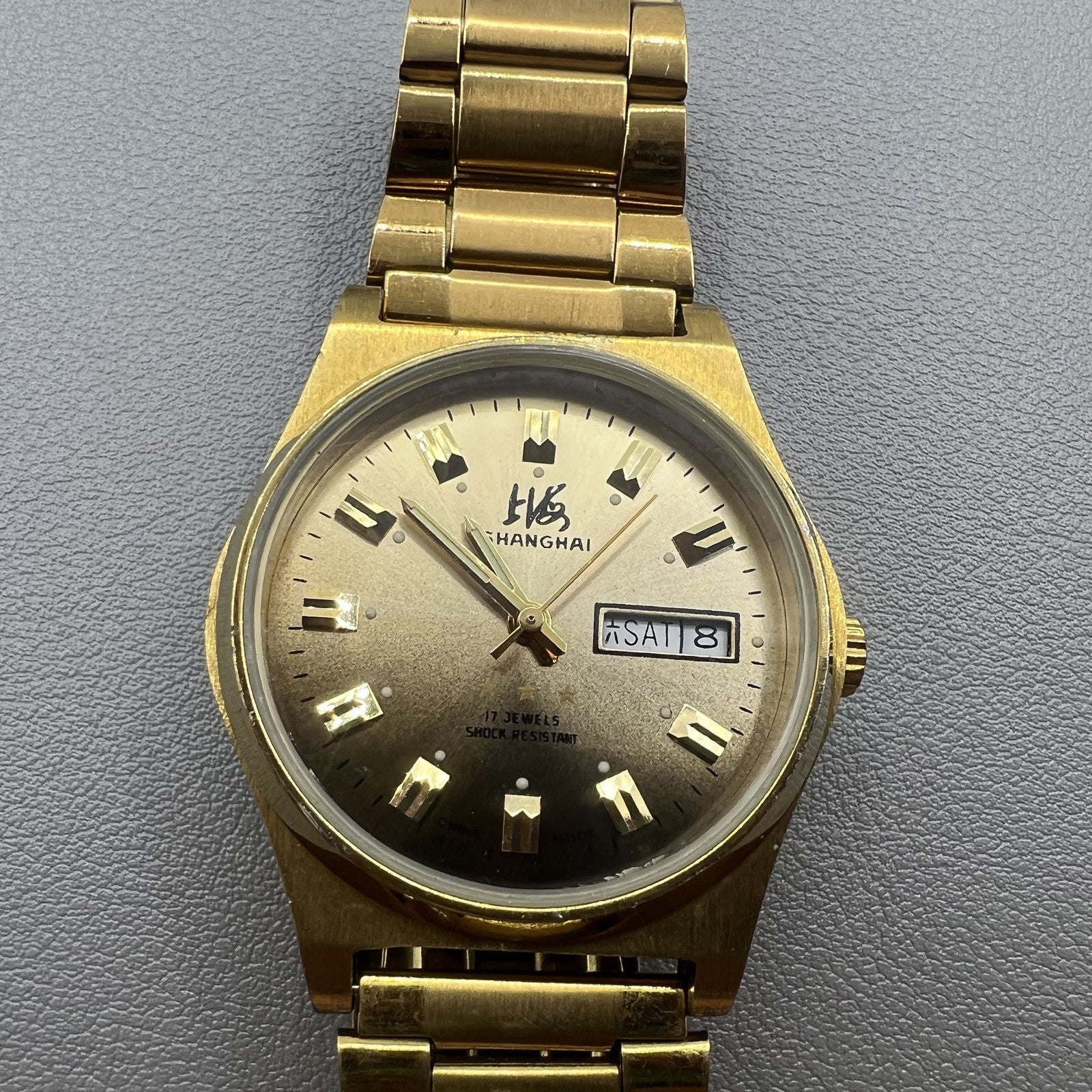 Manuelle mechanische Armbanduhr mit dunkelbraunem Zifferblatt von Shanghaier Fabrik, elegantes Design f�r Uhrenliebhaber