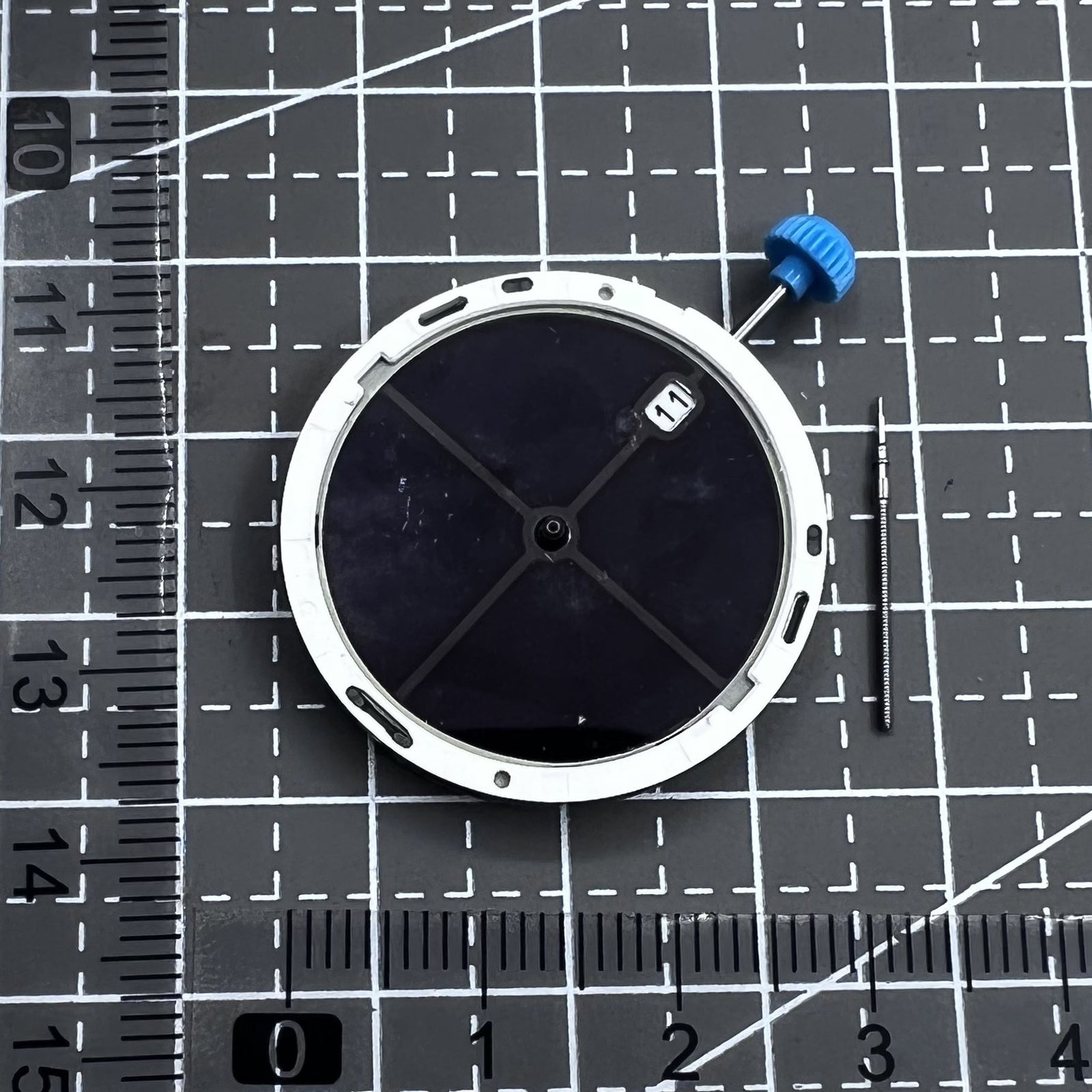 Miyota 7W71 Solar Quarzwerk Uhrwerk mit Datum bei 3 Uhr, pr�zise und langlebig.