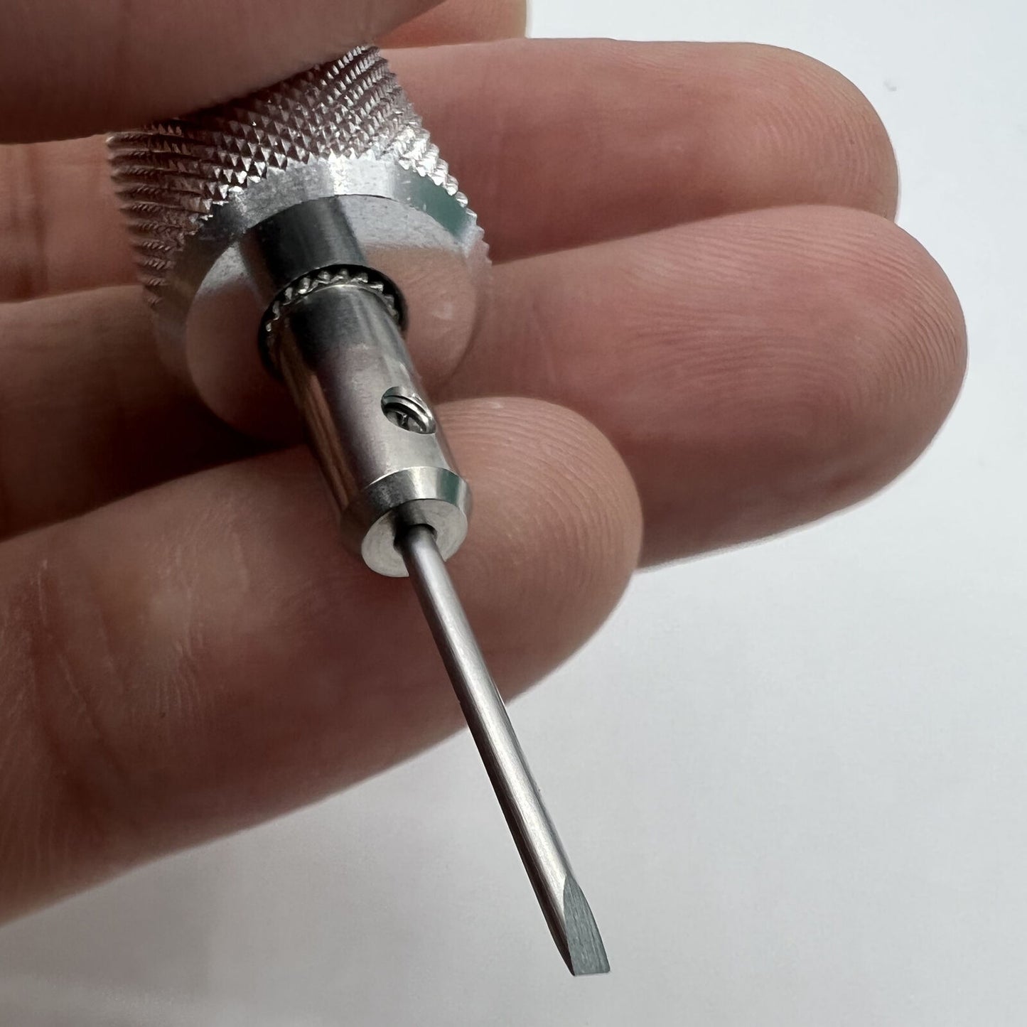 Swiss Made Bergeon 30081-TAM-130 precision drum barrel screwdriver 1.30mm for delicate watch repairs.