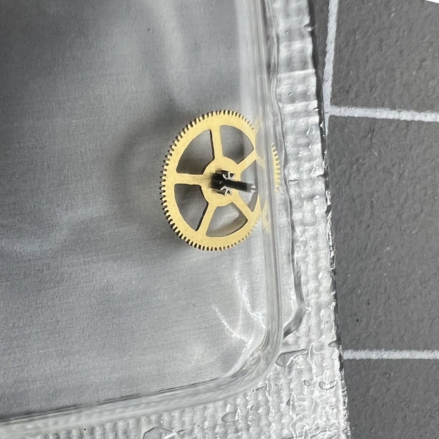 Reverser Fourth Wheel for Movement 8200, compatible watch spare part for precise timekeeping.