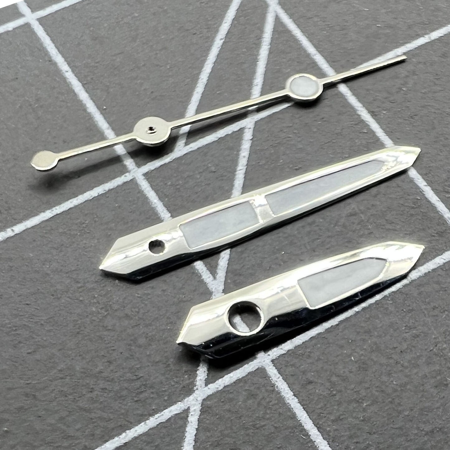 Green luminous watch hands set for Miyota 2035 movement, enhancing night visibility and precision.