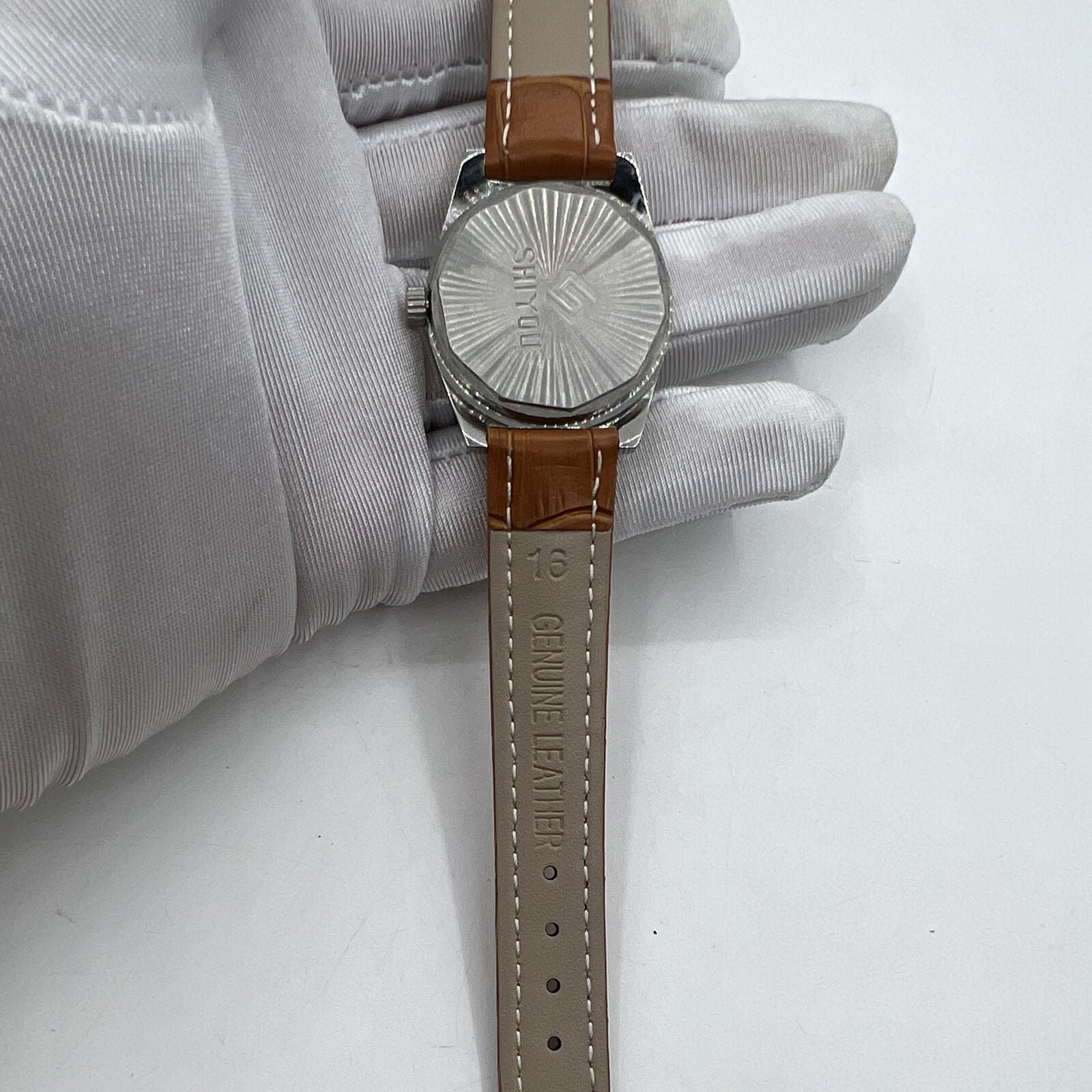 32mm Shiyou grey manual mechanical watch featuring 17 jewels and single date display, elegant style