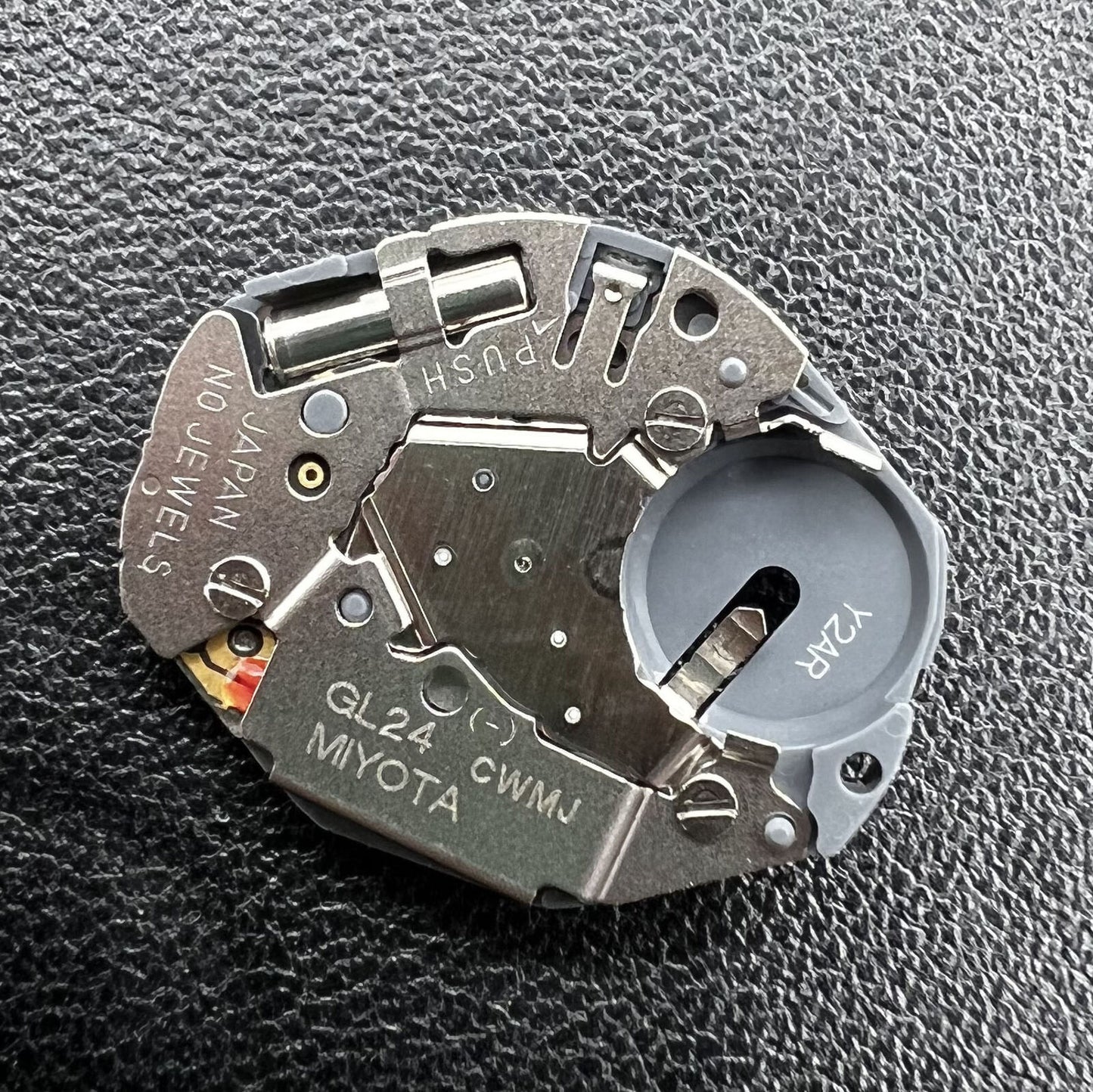 Miyota GL24 silver quartz movement with 2 hands, accurate timekeeping for watch accessories by Miyota.