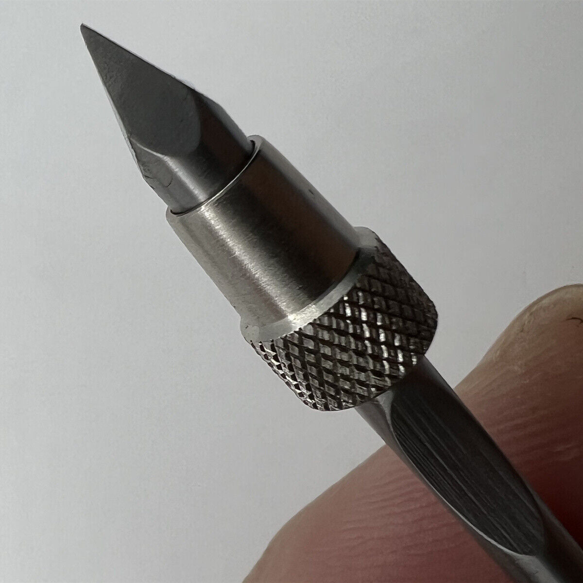 Bergeon 4072 pin vise, 105mm, precision tool for holding hairsprings in Swiss watchmaking.