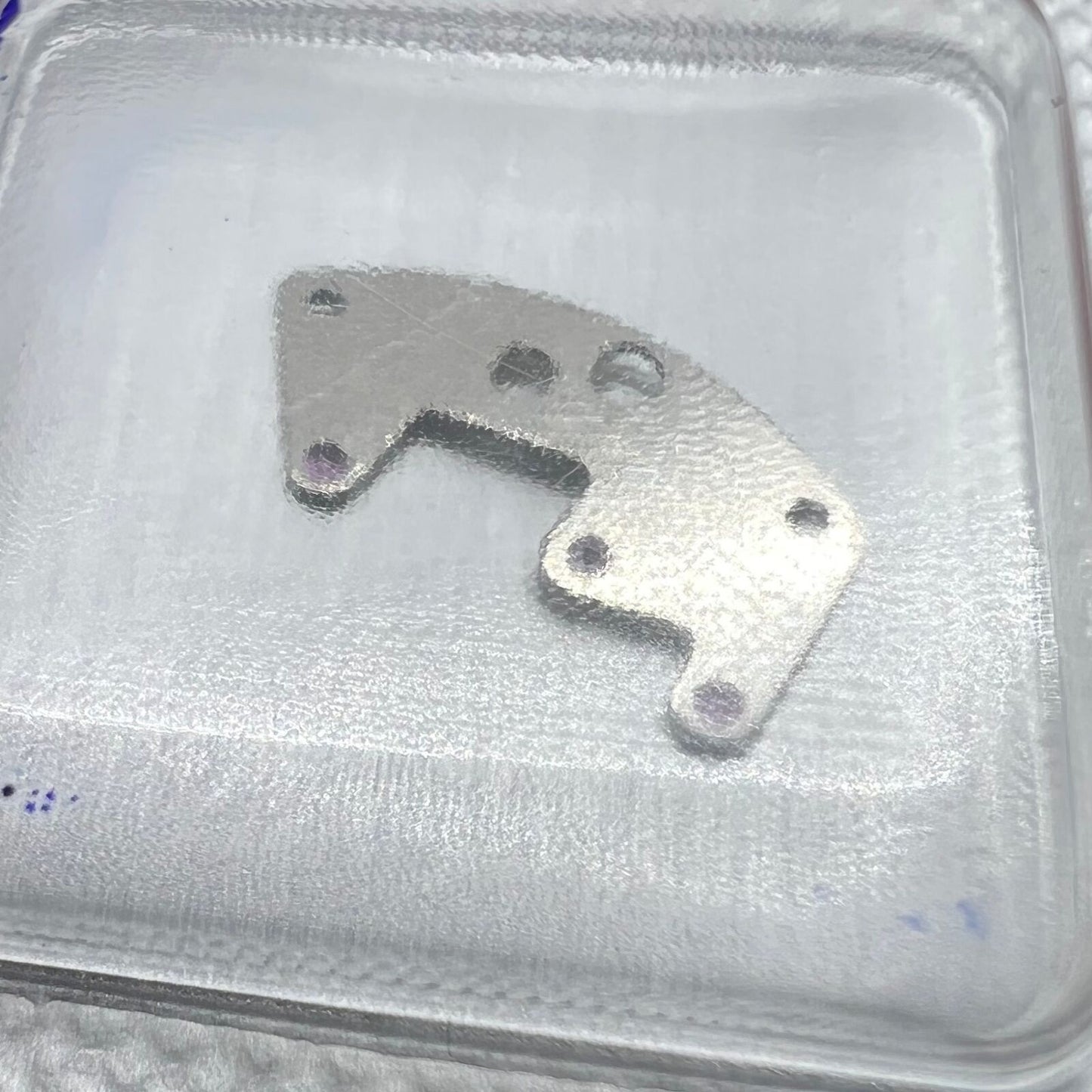 Automatic device lower bridge for SW200 watch movement, precise Ref.1141 spare part by Ref.1141 brand.