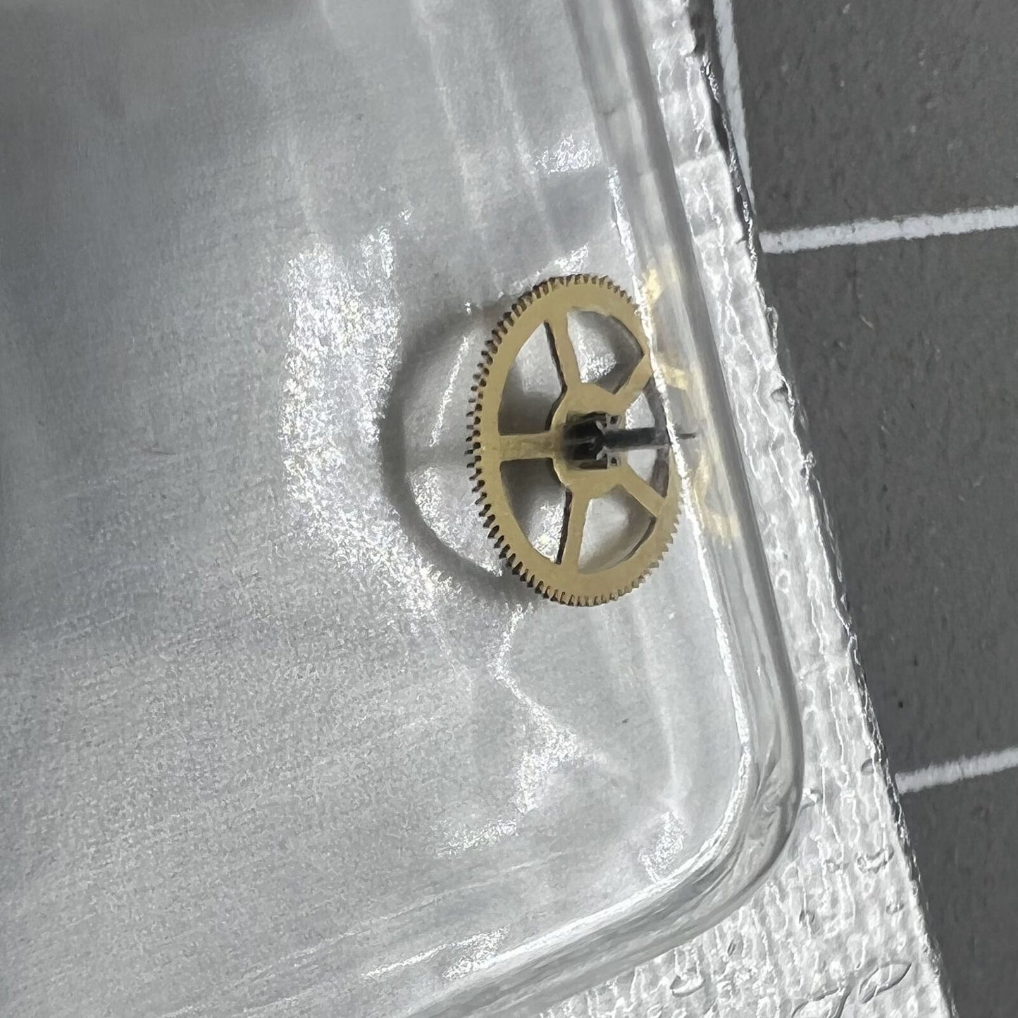 Reverser Fourth Wheel for Movement 8200, precise watch spare part for smooth timekeeping.